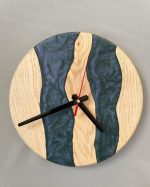 Masivní dřevěné hodiny s epoxidem průměr 23 cm