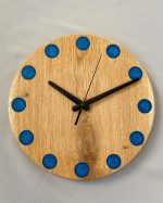 Masivní dřevěné hodiny s epoxidem průměr 23 cm