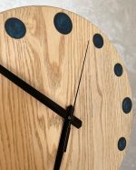 Masivní dřevěné hodiny s epoxidem průměr 23 cm