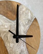 Masivní dřevěné hodiny s epoxidem průměr 23 cm