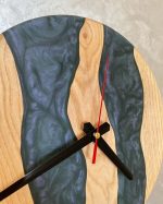 Masivní dřevěné hodiny s epoxidem průměr 23 cm
