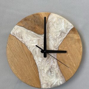 Masivní dřevěné hodiny s epoxidem průměr 23 cm