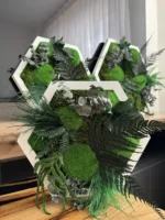 Hexagonální živý obraz z mechu – Jedinečná rostlinná kompozice