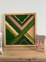 Nástěnný obraz z mechu a dřeva – geometrický diagonální vzor