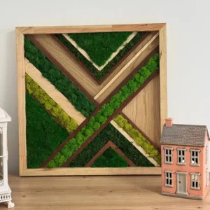 Nástěnný obraz z mechu a dřeva – geometrický diagonální vzor